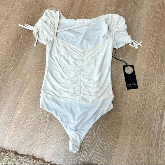 Privacy Please REVOLVE Jupiter ruched bodysuit cream white size XS NWT - Picture 5 of 6